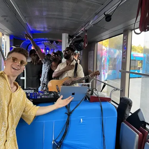 Sound Tram mit Acoustic Element